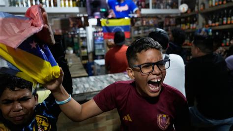 Venezuelan fans celebrate historic WBC championship win in Miami