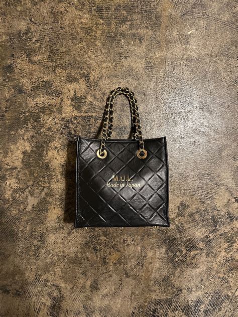【M.U.L. 2026.3】SHOPPER 20 - BLACK QUILTING EMBOSS SERIES - Champdelarose