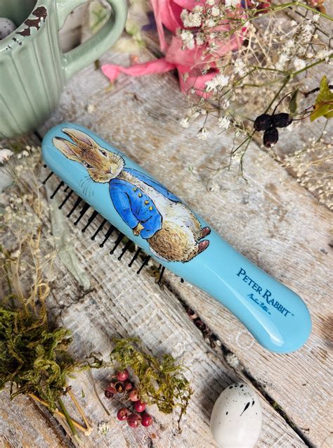 Peter Rabbit Flopsy™ Mini Hairbrush - Peter – Ava Loves Rosie