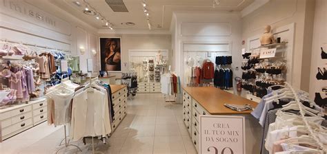 Intimissimi - Colonnella, Via Riomoro 210