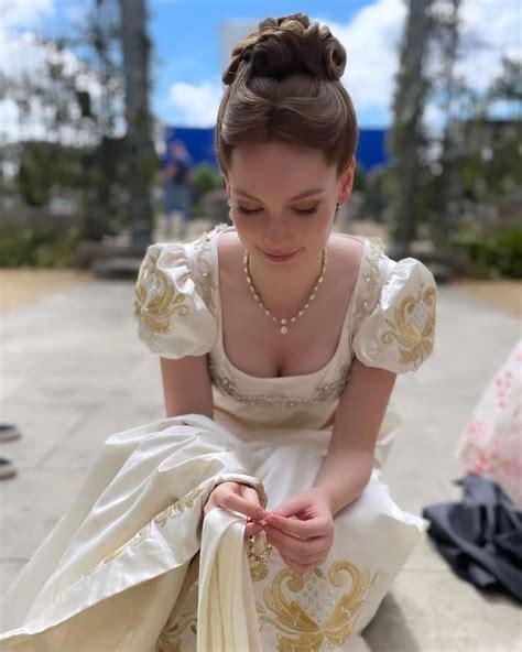 Pin by Chrys Yoo on Bridgerton | Hair inspiration short, Corsets and ...