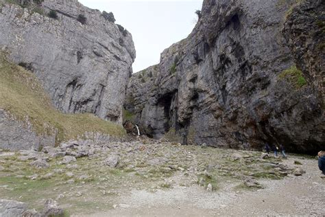 On Sore Feet: Day 40 Malham - Rest day