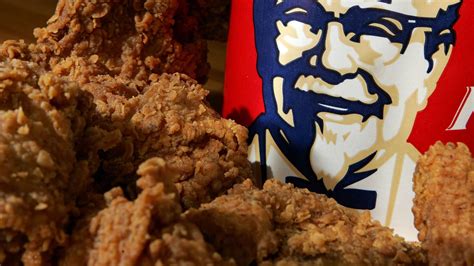 KFC Responds to Grammy Nominee's Bizarre Method of Eating Fried Chicken ...