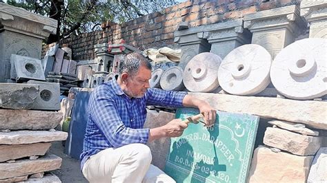 Vijayapura's stone carving tradition faces extinction amid mechanisation