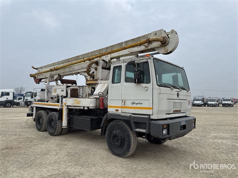 1983 Astra BM 304F/2 6x4 Concrete Pump Truck | Ritchie Bros. Auctioneers