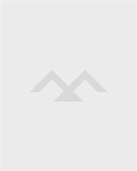 What to Wear to a Holi Party? Easy Outfit Ideas for Men - Mufti Blog ...