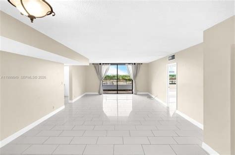 2 Bedroom Condos for Sale in Hallandale Beach, FL | Realtor.com®