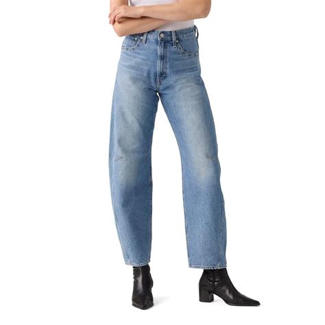 7 Best Relaxed Fit Jeans For Women | True All-Day Room to Move