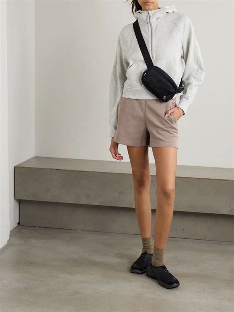 BNWT Lululemon Softstreme High-Rise Short 4" Size XS UP$128 (avail in ...