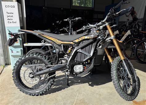 https://ebike-warehouse.de/cdn/shop/files/surron_ultra_bee_1024x1024%402x.jpg?v=1760296406