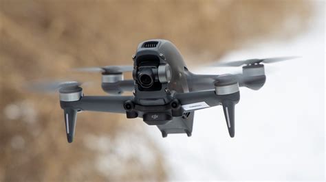 The DJI FPV Drone Lets You Fly Through Its Eyes