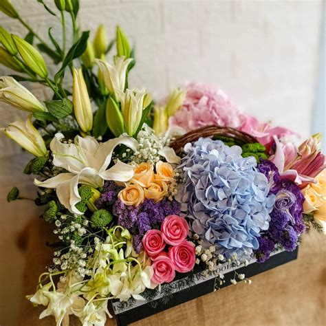 Luxe box of Pastel Blooms – Simply Phoolish