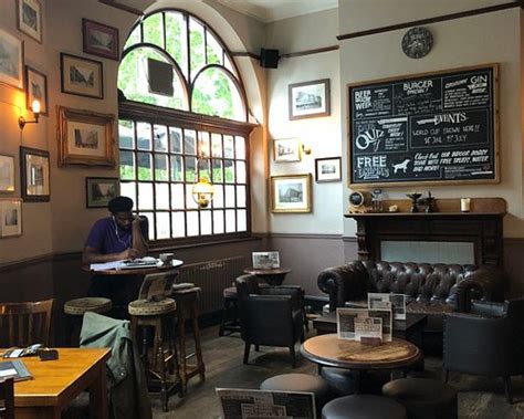 PUBLOVE @ THE WHITE FERRY VICTORIA (London) - Hostel Reviews, Photos ...