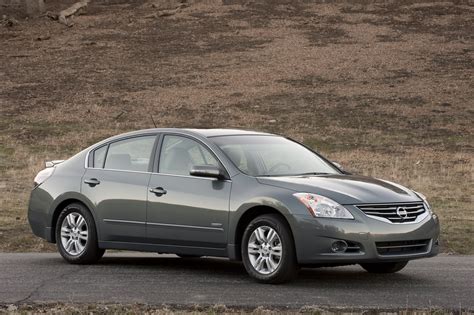 Nissan Altima Hybrid, 2010 | Road Reality