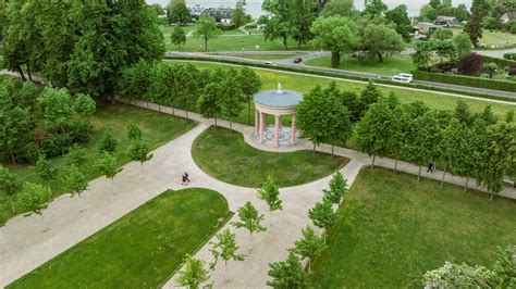 Hiking on the nature park trail between Neustrelitz and Usedom