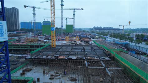 信阳CAZ金融服务中心项目D座超高层大体积筏板混凝土顺利浇筑-大河新闻