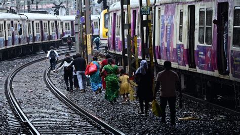 IN PHOTOS | Mumbai Rains disrupt smooth commute on Central line as ...