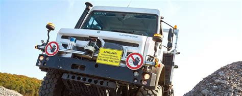 Unimog fährt selbst durch Parcours | agrarheute.com