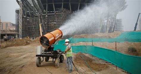 Delhi air pollution: Are anti-smog guns, sprinklers, dust suppressants ...