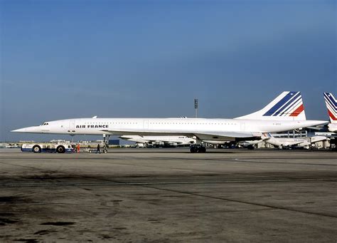 #OnThisDay in 2000, Air France Flight 4590 (Concorde) crashes in ...