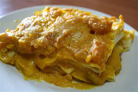 Lasagne di zucca, radicchio e scamorza   (3.2/5)