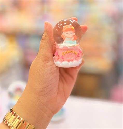 Princess Mini Shimmer Globe – Chains & Charms