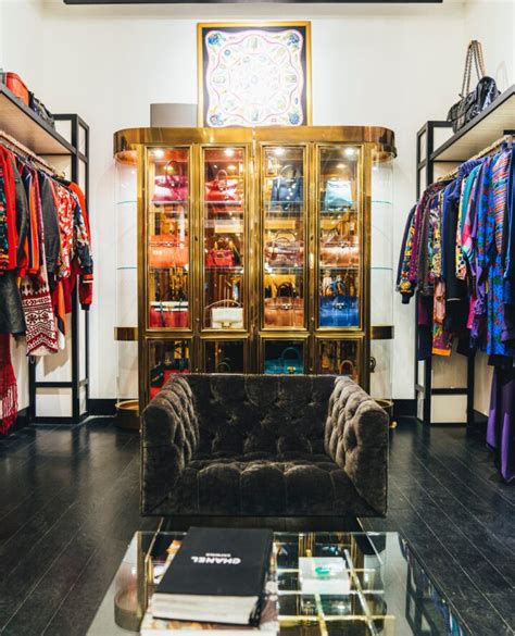 Walk-In Closet Organizing 的图像结果