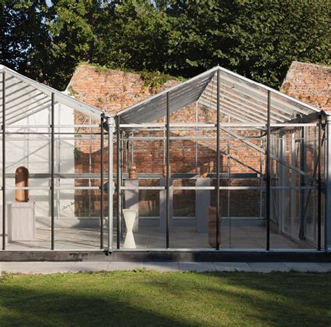 Sketching Fondation Louis Vuitton, Paris – a drawing tutorial by Dan Hogman