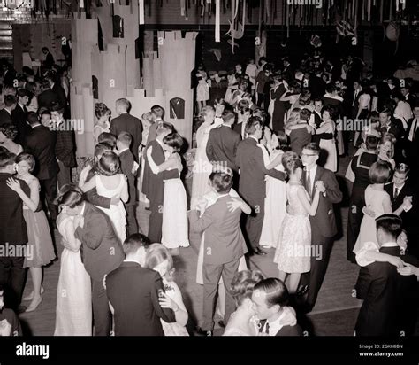 60s Dance Skirt Fling 的图像结果