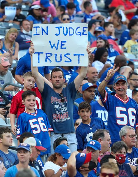 Fans watch Giants at MetLife Stadium for 1st time since 2019 (PHOTOS ...