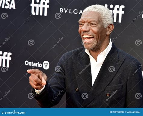 Vondie Curtis Hall on the Red Carpet for Raymond & Ray Film Premiere at ...