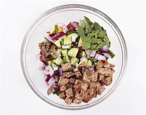 Panzanella with Pödör Flaxseed and Rapeseed Oil - Pödör