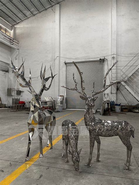 镜面不锈钢鹿 - 卓景雕塑公司
