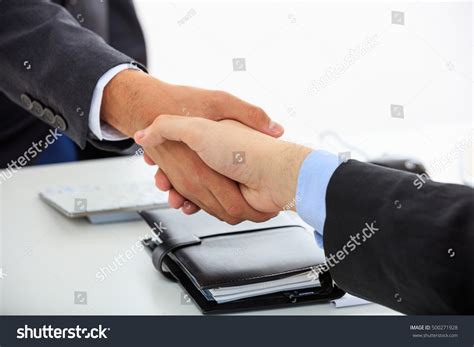 Business People Greeting 的图像结果