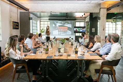 Conference Table Jpg 的图像结果