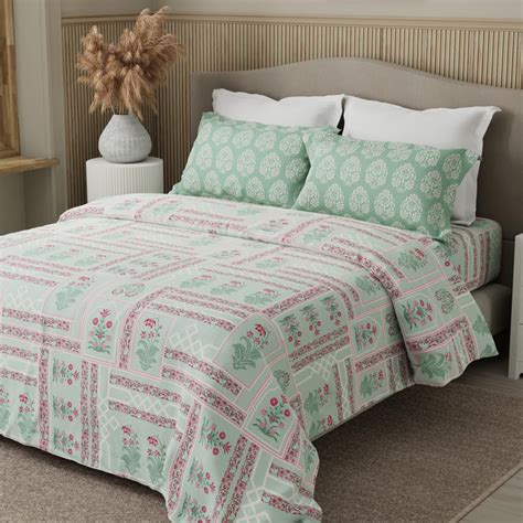 Buy BOUTIQUE LIVING Valatia Karigiri Cotton 200TC Floral Print 3Pcs ...