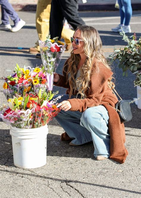 Becca Brazil Adds Charm at Studio City Farmers Market - 01.05.2025 ...