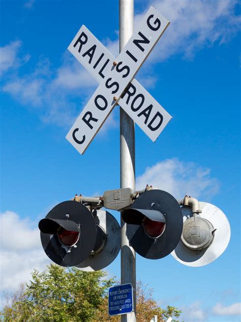 Railroad Crossing Free Stock Photo - Public Domain Pictures