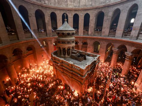 Thousands gather for centuries-old Holy Fire ceremony in Jerusalem ...