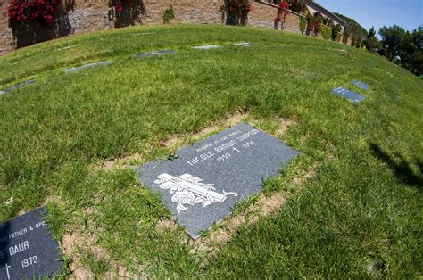 lacanne funeral home windom mn - Drop-Dead Gorgeous E-Zine Photos