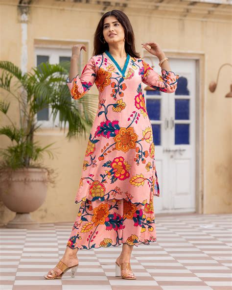 Shop Ethnic Wear for Women Online in India @ Offer Price – Ambraee