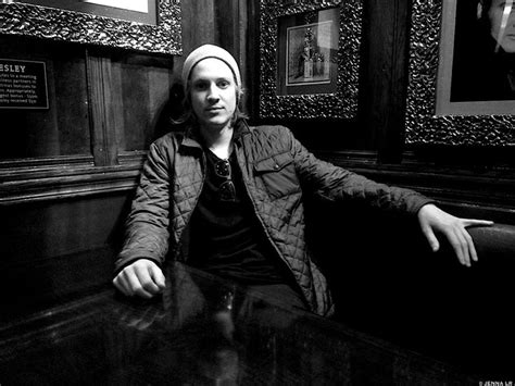 Toute cette semaine, Bleeker étaient en promotion à Paris pour la ...