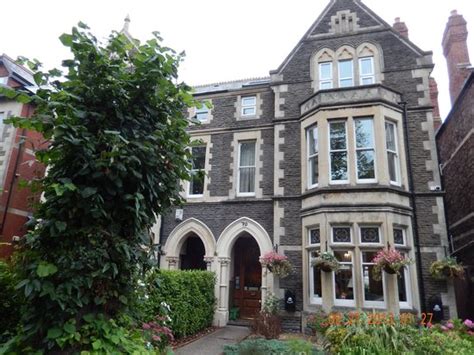 THE TOWN HOUSE (Cardiff, Wales) - B&B Reviews, Photos, Rate Comparison ...