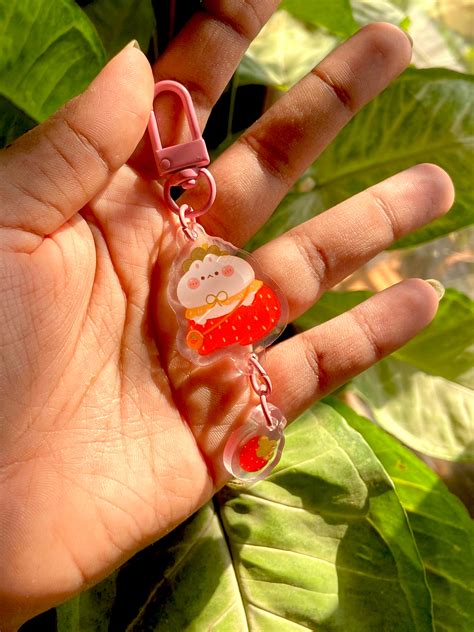 Strawb Bun - Connector Keychain – Catsoul