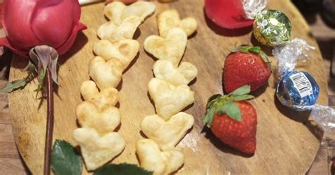 Maitri Pramanik দ্বারা হার্ট সেপেড নাচোস (Heart' Shaped Nachos Recipe ...