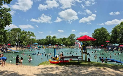 Burger’s Lake Is One of Texas’s Coolest Swimming Holes