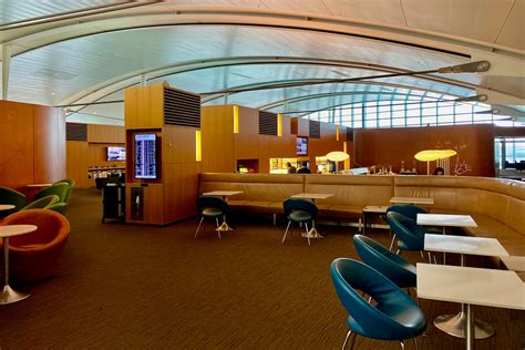 All the ways you can access Air Canada’s Maple Leaf lounges - The ...