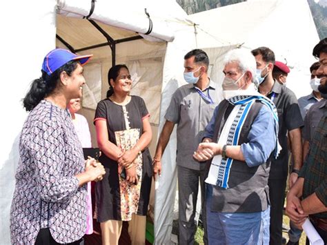 J-K: LG Manoj Sinha visits Amarnath Yatra base camp at Baltal