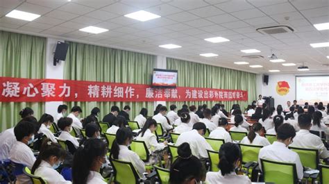外语系学生参加2014年中国桂林国际旅游博览会-桂航新闻网