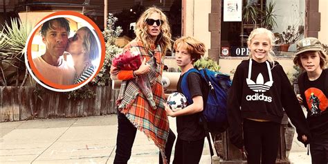 Lyle Lovett's Wife: He Was Married to Julia Roberts & Now Has a Family ...